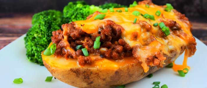 Baked Potato With Spicy Mince 